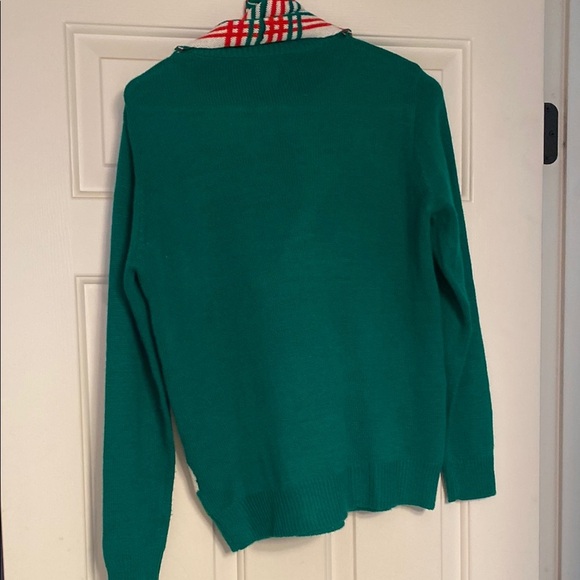 Green dachshund through the snow Christmas sweater with matching scarf - Picture 4 of 4